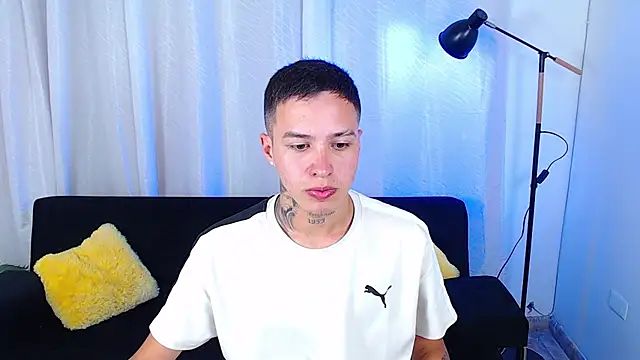 Cumandres18 online show from 14, 4, 2026