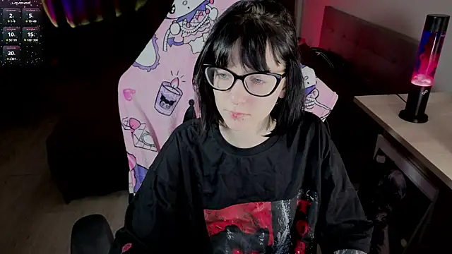 HazelTompson online show from 5, 3, 2026