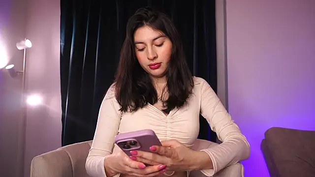 Auralea online show from 3, 10, 2025