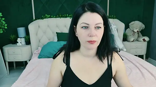 Nina Stane online show from 23, 9, 2025