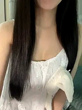 Snapshot of Dior_baby chatting on 11, 9, 2025 Dior baby online show from 11, 9, 2025