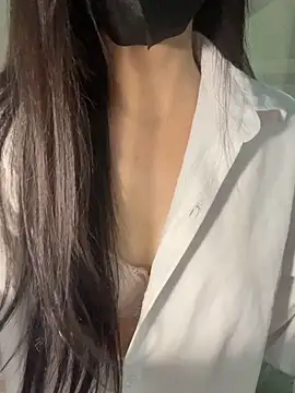 Snapshot of Dior_baby chatting on 9, 10, 2025 Dior baby online show from 9, 10, 2025