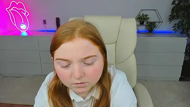 Snapshot of KattyRose8 chatting on 13, 9, 2025 KattyRose8 online show from 13, 9, 2025