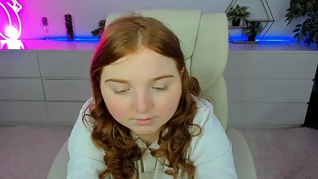 Snapshot of KattyRose8 chatting on 5, 10, 2025 KattyRose8 online show from 5, 10, 2025