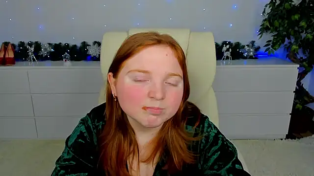 Snapshot of KattyRose8 chatting on 14, 12, 2025 KattyRose8 online show from 14, 12, 2025