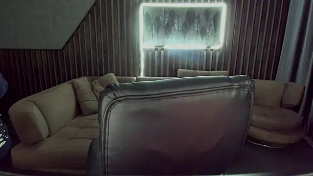 Snapshot of KattyRose8 chatting on 15, 12, 2025 KattyRose8 online show from 15, 12, 2025