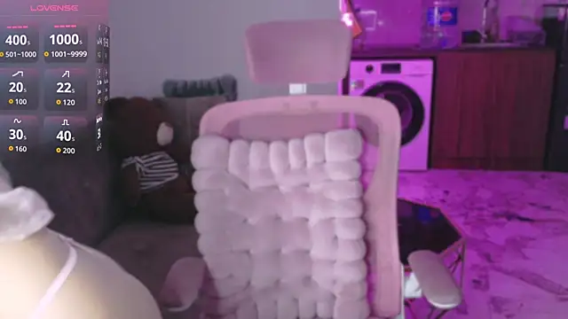 Phuong Bee online show from 5, 4, 2026