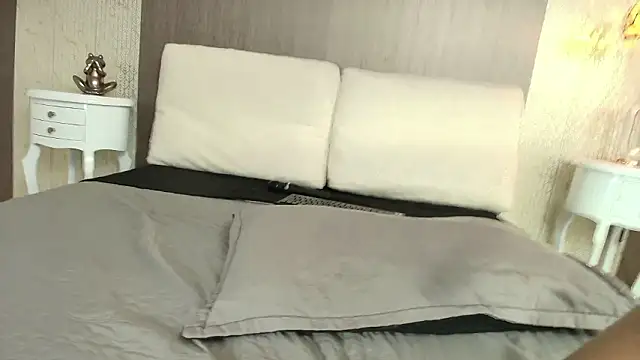 Tiifany Baker online show from 12, 2, 2026