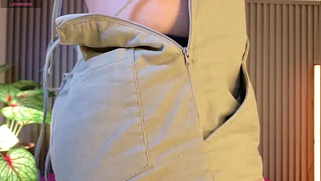 Celeste Presstigge online show from 14, 11, 2025