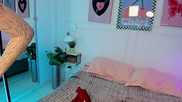 Zoe Lynch  online show from 10, 4, 2026