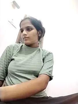 Snapshot of Sofia_kuuu chatting on 6, 11, 2025 Sofia kuuu online show from 6, 11, 2025