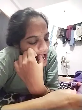 Snapshot of Sofia_kuuu chatting on 7, 11, 2025 Sofia kuuu online show from 7, 11, 2025