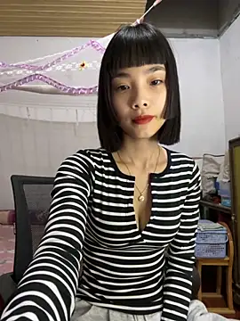 Snapshot of andymi1 chatting on 18, 10, 2025 andymi1 online show from 18, 10, 2025