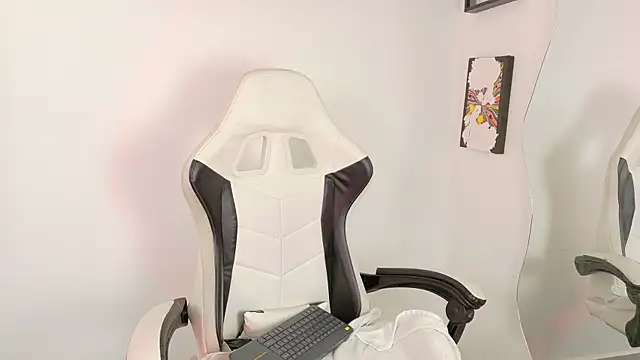 sara queen10 online show from 26, 3, 2026