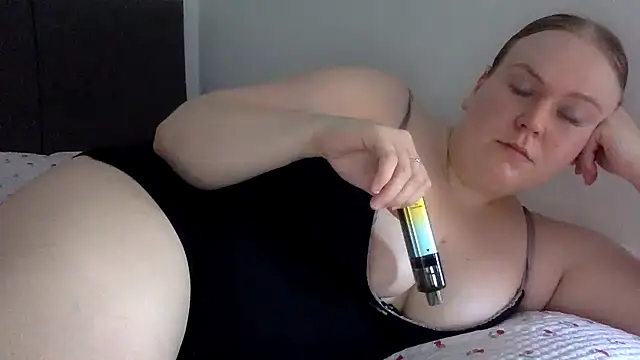 Snapshot of gracelovesxx chatting on 27, 5, 2026 gracelovesxx online show from 27, 5, 2026
