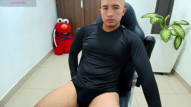 sebastian oconnor77 online show from 8, 10, 2025