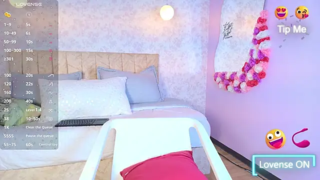 sweet artemiis online show from 3, 10, 2025