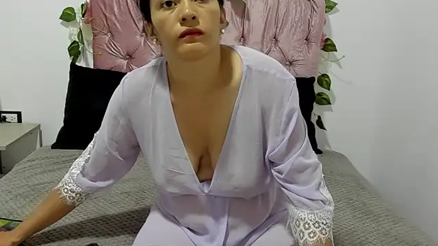 ivy moon05 online show from 26, 11, 2025