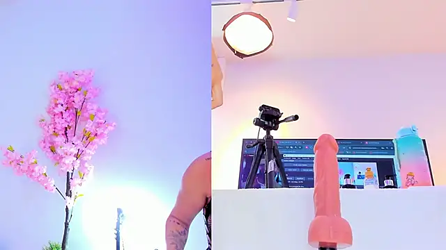 Snapshot of maily_zanss chatting on 14, 10, 2025 maily zanss online show from 14, 10, 2025