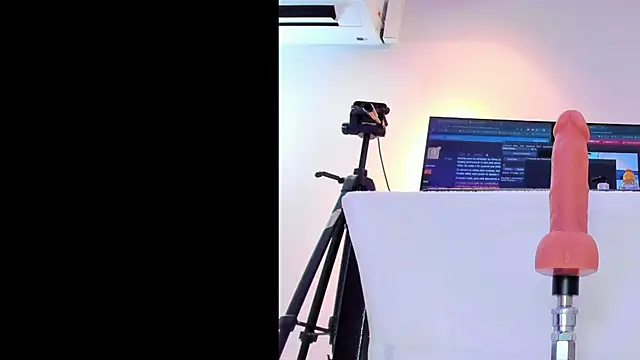 Snapshot of maily_zanss chatting on 15, 10, 2025 maily zanss online show from 15, 10, 2025