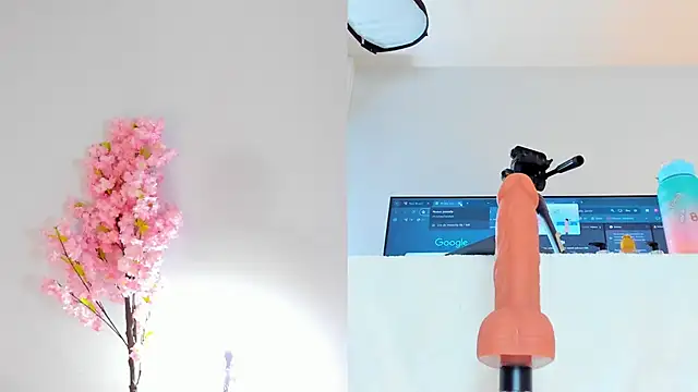 Snapshot of maily_zanss chatting on 21, 11, 2025 maily zanss online show from 21, 11, 2025