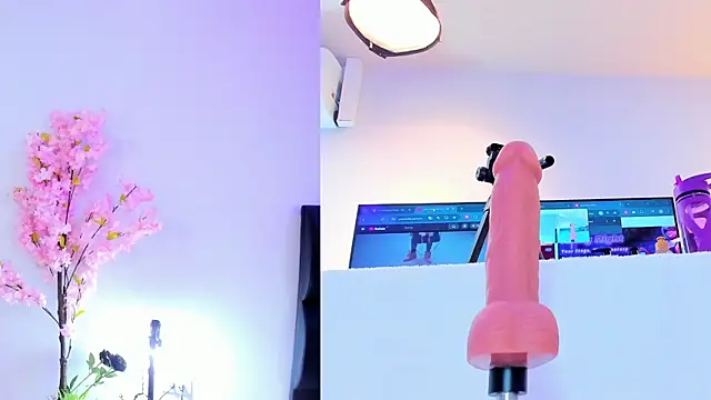 Snapshot of maily_zanss chatting on 4, 12, 2025 maily zanss online show from 4, 12, 2025