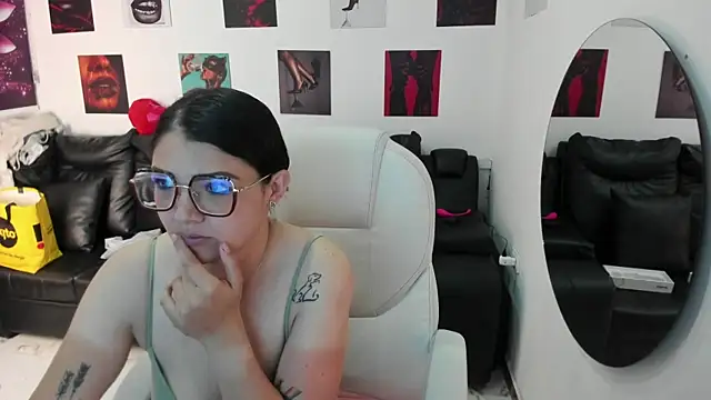 Snapshot of iam_sammy_01 chatting on 17, 9, 2025 iam sammy 01 online show from 17, 9, 2025