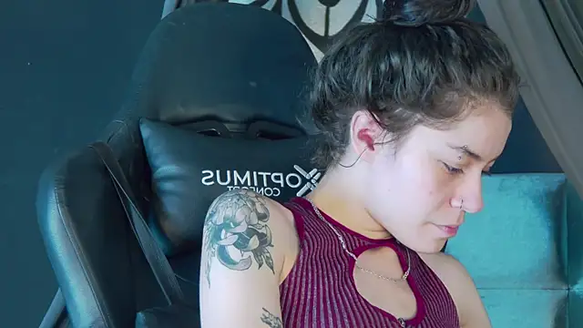 Snapshot of RavennMoonn chatting on 22, 9, 2025 RavennMoonn online show from 22, 9, 2025