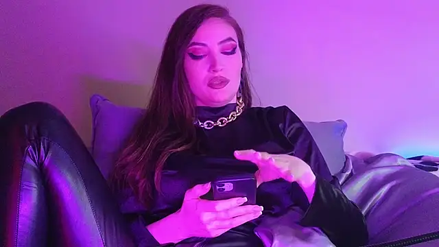 Snapshot of AliceJameson chatting on 24, 10, 2025 AliceJameson online show from 24, 10, 2025