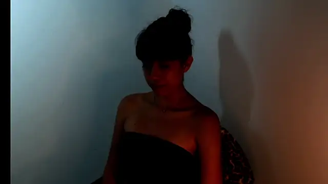 Snapshot of meganmiauu chatting on 9, 7, 2026 meganmiauu online show from 9, 7, 2026