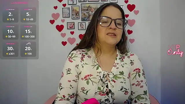 Snapshot of Pregnant_Kloe chatting on 8, 5, 2026 Pregnant Kloe online show from 8, 5, 2026