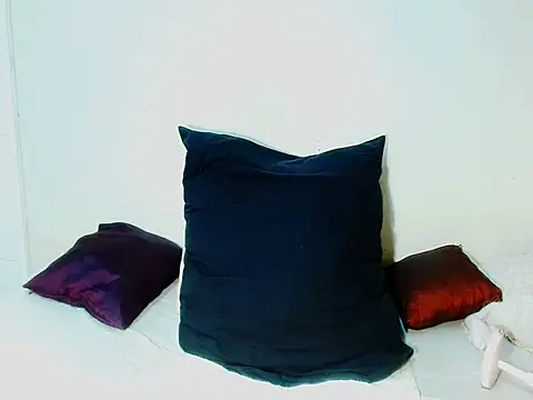 Love-Racheal75 online show from 21, 4, 2026