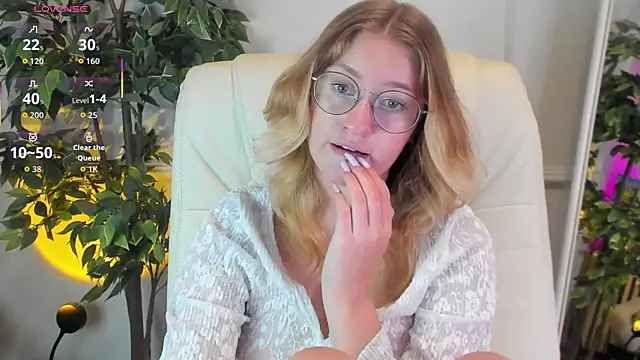 Nerissa xo online show from 4, 10, 2025