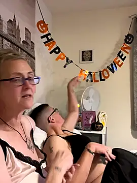 Curvy-Jinx online show from 30, 10, 2025