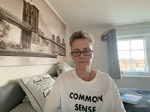 Curvy-Jinx online show from 16, 2, 2026