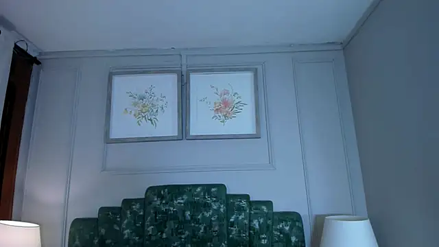 Snapshot of mia_kisses2 chatting on 7, 1, 2026 mia kisses2 online show from 7, 1, 2026