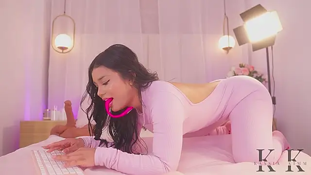 kassia kim online show from 9, 4, 2026