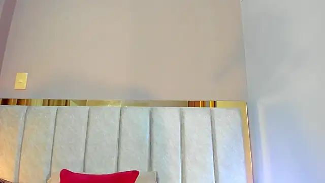 Snapshot of LunaAspen_ chatting on 28, 10, 2025 LunaAspen online show from 28, 10, 2025