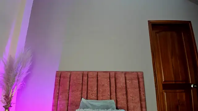 Snapshot of LunaAspen_ chatting on 31, 10, 2025 LunaAspen online show from 31, 10, 2025