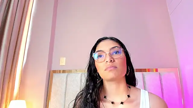 Snapshot of LunaAspen_ chatting on 16, 1, 2026 LunaAspen online show from 16, 1, 2026