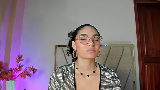 Snapshot of LunaAspen_ chatting on 3, 2, 2026 LunaAspen online show from 3, 2, 2026