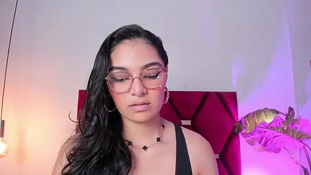 Snapshot of LunaAspen_ chatting on 10, 2, 2026 LunaAspen online show from 10, 2, 2026