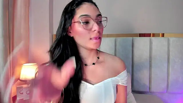 Snapshot of LunaAspen_ chatting on 12, 2, 2026 LunaAspen online show from 12, 2, 2026