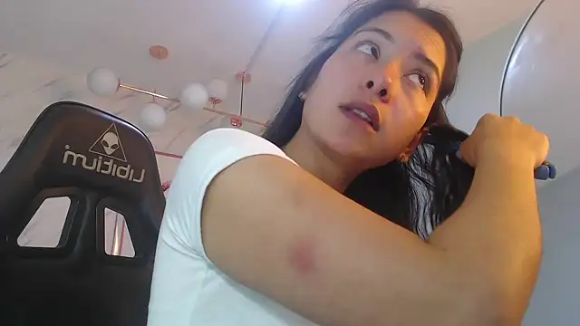 victoria hernandez t  online show from 12, 3, 2026