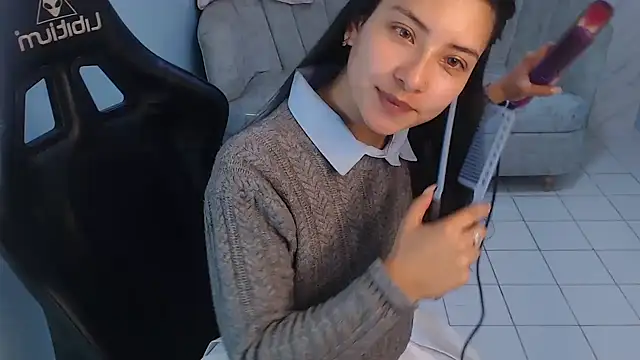 victoria hernandez t  online show from 2, 4, 2026