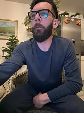 Snapshot of Michel_huge chatting on 28, 3, 2026 Michel huge online show from 28, 3, 2026