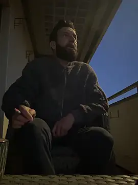 Snapshot of Michel_huge chatting on 16, 4, 2026 Michel huge online show from 16, 4, 2026