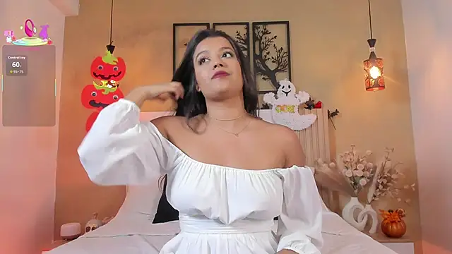 Camila Bustamante online show from 28, 10, 2025