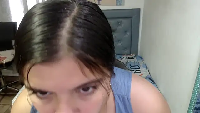 sarah aguilar online show from 15, 4, 2026