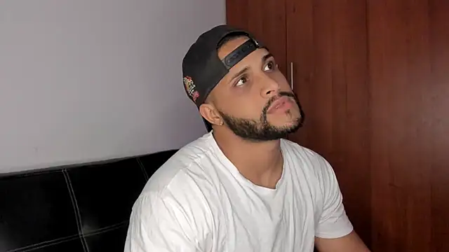 Pier Simons online show from 6, 11, 2025